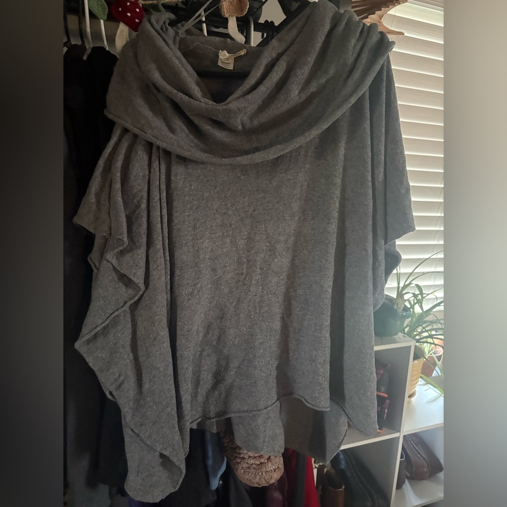 LOVESTITCH Hooded Wool\Angora Poncho Sweater one size/LIGHT GREY - Picture 4 of 8